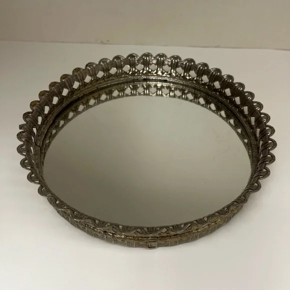 Vintage Round Mirrored Vanity Tray Silver Tone Ornate Filigree Edge 7,5” - Picture 4 of 10